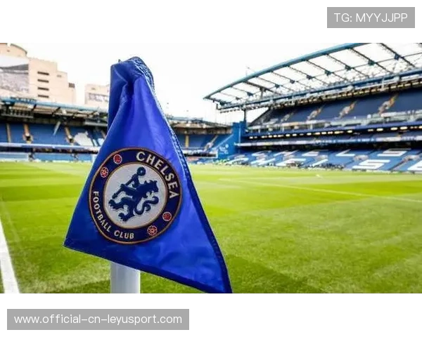 切尔西边路推进流畅，比赛节奏紧凑，切尔西那个3